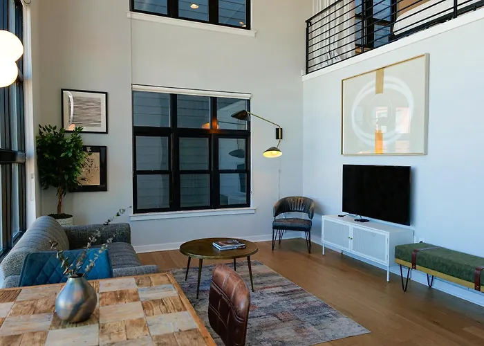 Sosuite At The Vine - Old City