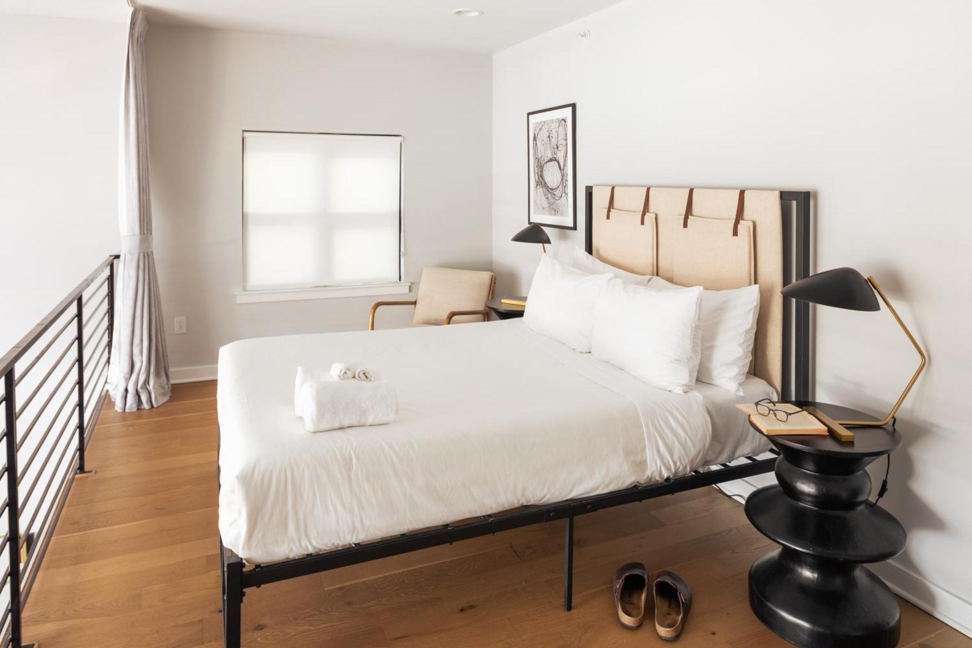 Sosuite At The Vine - Old