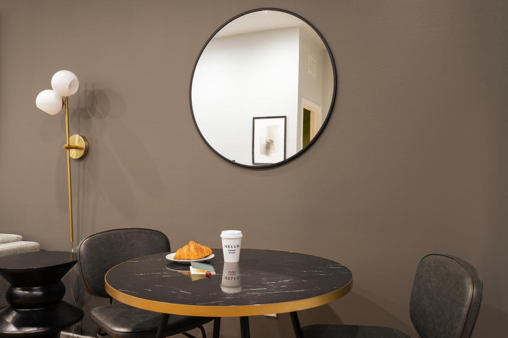 Sosuite At The Vine - Old Philadelphia