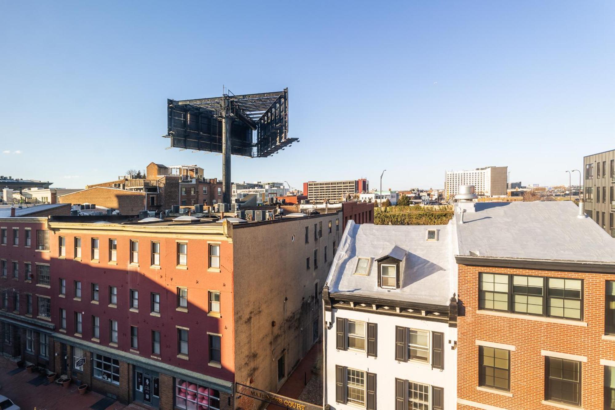 Sosuite At The Vine - Old Filadelfia